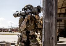 Die Carl Gustaf M4 ist die modernste Version der seit Jahrzehnten gefertigten Waffe und laut Herstellerangaben mit 6,6 kg Gewicht auch die leichteste Ausführung der Serie.