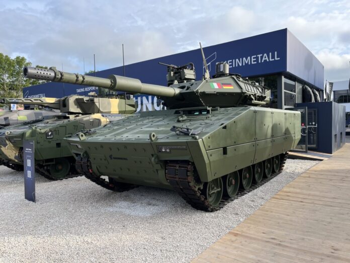 Lynx KF41 mit Leonardo-Panzerturm