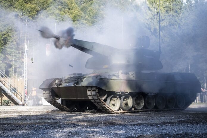 Flugabwehrsystem Skyranger 35 auf Leopard 1