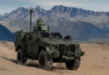 Drohnenabwehrsystem ReDrone auf einem JLTV.
