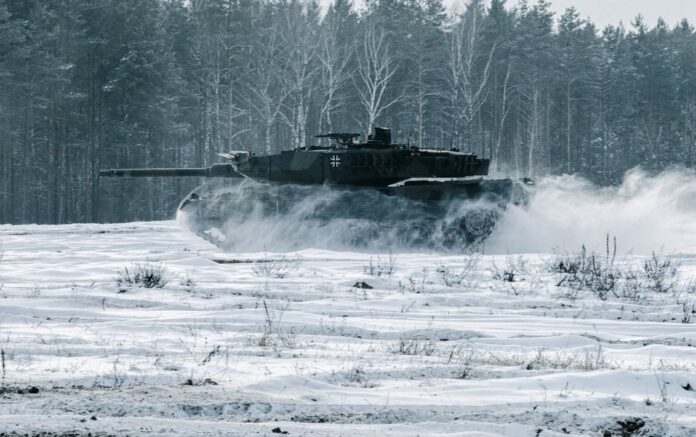 Leopard 2 Kampfpanzer im Schnee