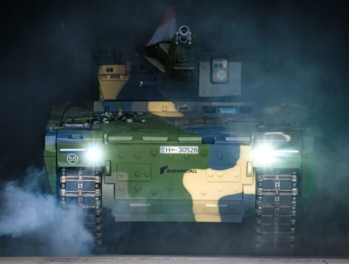 Rollout des ersten in Ungarn gefertigten Schützenpanzer Lynx KF41.