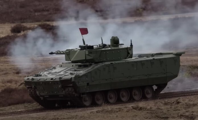Lynx KF41 Schützenpanzer im Zuge von Schießversuchen.