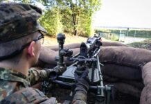 Absicherung einer Einfahrt mit MG3 auf Feldlafette