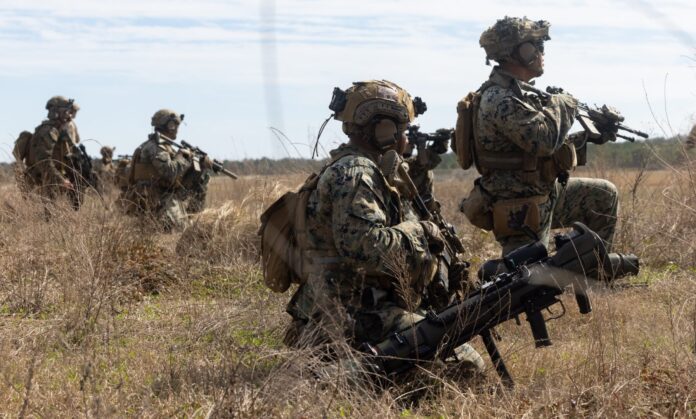 Die US-Marineinfanterie reformiert erneut das so wichtige Manöverelement des Infanteriebataillons durch Erweiterung um eine zusätzliche Kompanie bei gleichzeitiger Reduktion der Gruppenstärke von 15 auf 13 Marines.