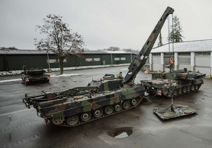 Bergepanzer 3 Büffle und Leopard 2 Kampfpanzer
