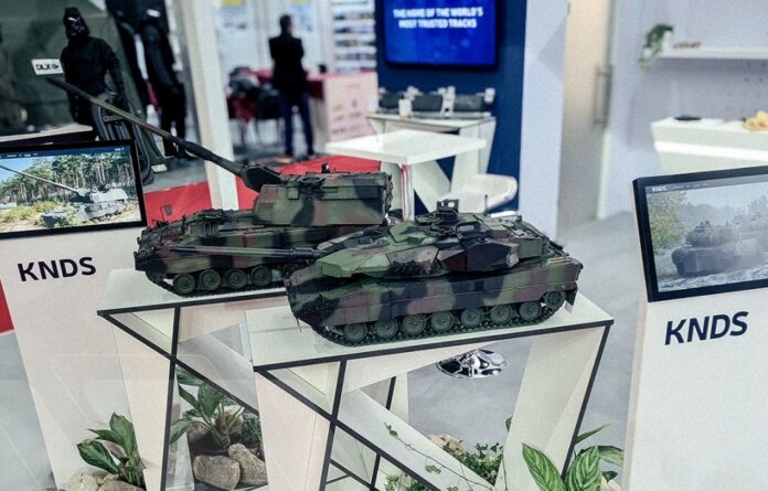 Modell eines Leopard 2 A8 Kampfpanzers