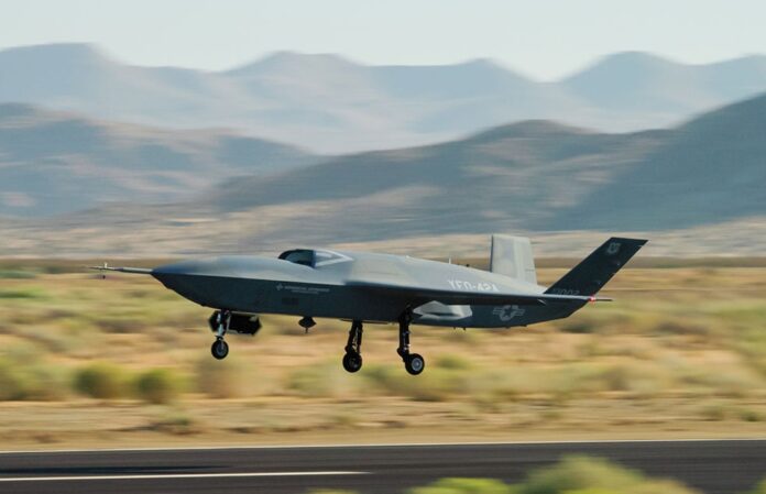 Collaborative Combat Aircraft yfq-42a Kampfdrohne Erstflug
