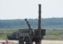 Startgerät 9P78-1 des russischen Raketensystems Iskander-K, mit dem sowohl 9M728- (im Bild) als auch die 9M729-Flugkörper verschossen werden.