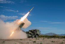 Raketenartilleriesystem GMARS verschießt GMRLS-Rakete