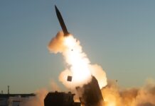Raketenartilleriesystem HIMARS verschießt Precision Strike Missile