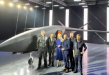 Stealth-Kampfbomber CA-1 Europa Combat Aircraft Europa 1 von Helsing