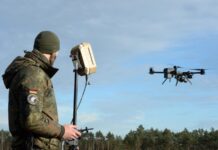 Bundeswehrsoldat mit Abfangdrohne Argus Interceptor