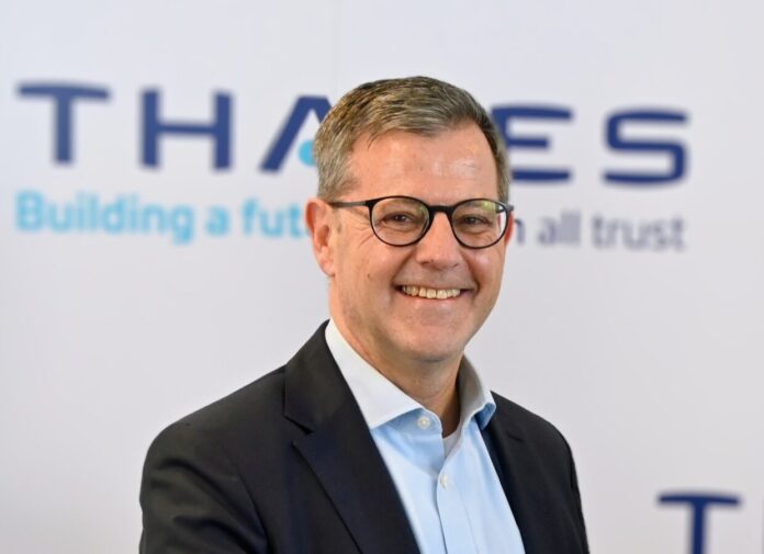 Der Aufsichtsrat von Thales Deutschland haut heute Christoph Hoppe (62), ehemaliger Vorsitzender der Geschäftsführung von Thales Deutschland, zu seinem neuen Vorsitzenden gewählt.
