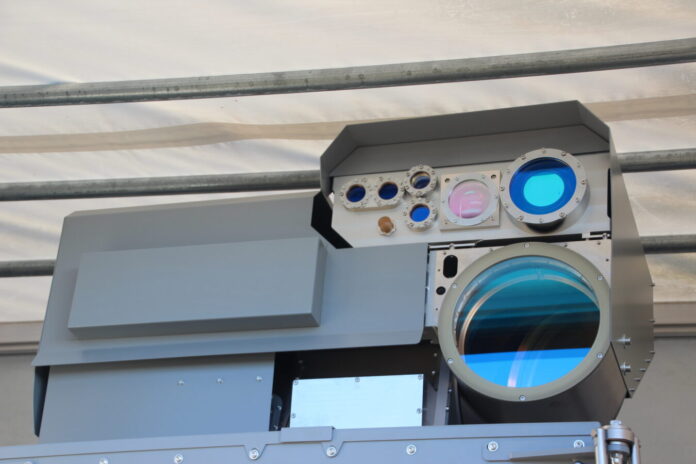Das niedersächsische Start-up INLEAP Photonics arbeitet an einem neuen augensicheren Lasersystem zur Abwehr von Drohnen.