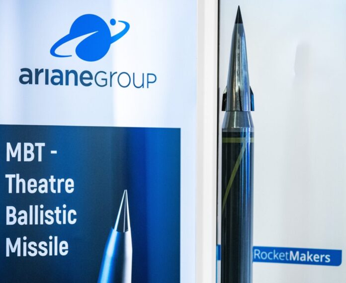 Der europäische Raketenbauer ArianeGroup befindet sich nach eigenen Angaben in Vorgesprächen mit mehreren interessierten Ländern über die mögliche Entwicklung von landgestützten ballistischen Raketen mit Reichweiten von mindestens 1.000 Kilometern.