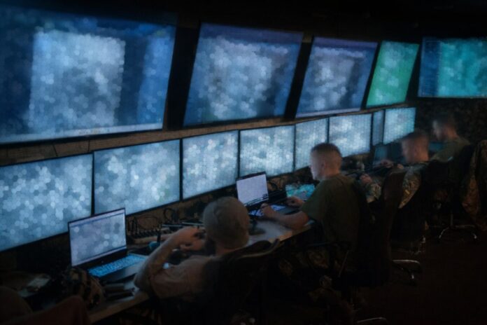 Mit der Einführung des digitalen „Mission Control“ Systems haben die ukrainischen Streitkräfte eigenen Angaben zufolge einen weiteren Schritt hin zu einer datengetriebenen, vernetzten Kriegsführung vollzogen.
