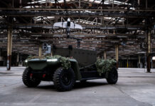 Der deutsche Drohnenspezialist Quantum Systems hat heute auf der Fachmesse Enforce Tac 2026 in Nürnberg erstmals ein eigenes Unmanned Ground Vehicle (UGV) mit der Bezeichnung Mandrill vorgestellt und damit einen neuen Produktbereich innerhalb der Unternehmensgruppe gestartet.