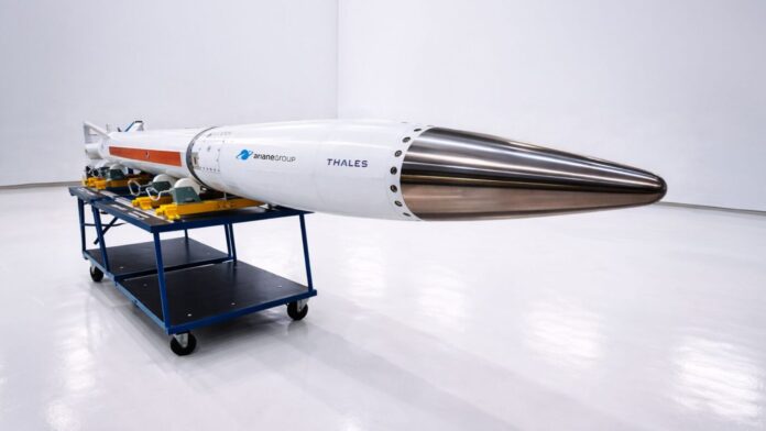 Die beiden französischen Unternehmen ArianeGroup und Thales wollen noch in den ersten sechs Monaten dieses Jahres ihre in Entwicklung befindliche Artillerierakete mit der Bezeichnung FLP-T 150 bei einem Probeschuss testen.