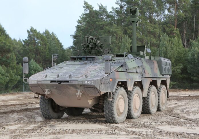 Die Bundeswehr soll in Zukunft für die Zielaufklärung und Lenkung des indirekten Feuers bodengebundener Wirksysteme, des Einsatzes von Kampfhubschraubern sowie den Wirkmitteln der Luftwaffe mit Radpanzern des Typs Boxer ausgestattet werden.