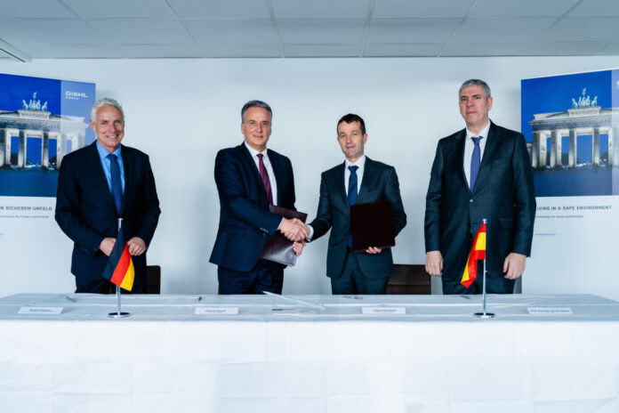 Diehl Defence und Indra Group haben eine Vereinbarung unterzeichnet, um die Entwicklung und Produktion von bodengebundenen Luftverteidigungssystemen (Ground-Based Air Defence, GBAD) gemeinsam voranzubringen. 