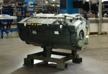 Die RENK Group AG, ein führender Anbieter von Antriebslösungen für den militärischen Bereich, hat im Rahmen des Schützenpanzerprogramms Puma einen bedeutenden Auftrag zur Lieferung von 188 Getrieben vom Typ HSWL 256 für das 800-kW-Antriebssystem des Fahrzeugs erhalten.