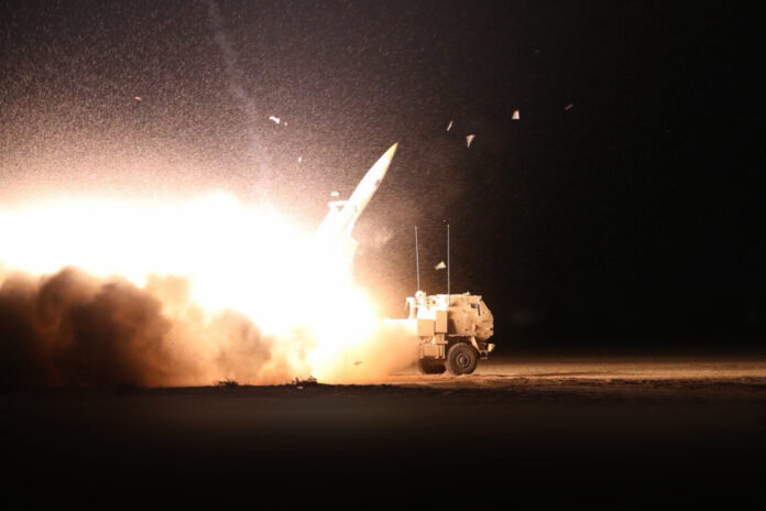 Raketenartilleriekräfte der U.S. Army haben in den ersten 13 Kriegstagen gegen den Iran mehrere iranische Schiffe sowie ein U-Boot der iranischen Marine versenkt.