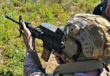 Die US-Streitkräfte haben zur unmittelbaren Stärkung der eigenen Abwehrfähigkeiten gegen Kleinstdrohnen weitere SMASH-Feuerleitvisiere des israelischen Herstellers Smartshooter beschafft.