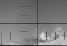 Nach Angaben des US-Kriegsministeriums hat ein U-Boot der US-Marine die iranische Fregatte IRIS Dena vor der Küste Sri Lankas versenkt. Die US-Streitkräfte veröffentlichten zudem ein Video, welches die Versenkung des Kriegsschiffes über die Periskopsicht des U-Bootes zeigt.