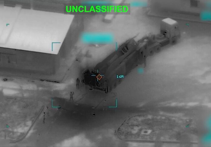 In den frühen Morgenstunden des 28. Februar 2026 begann die Operation Epic Fury mit groß angelegten Luftangriffen der USA und Israels gegen iranische Militär-, Kommando-, Raketen- und Infrastrukturziele.