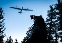 Die U.S. Army hat die US-Tochter des deutschen Drohnenherstellers Quantum Systems im Rahmen des Vorhabens „Company-Level sUAS Directed Requirement (DR) 2“ mit der Lieferung von Aufklärungsdrohnen des Typs Vector AI im Wert von 15,3 Millionen US-Dollar beauftragt.