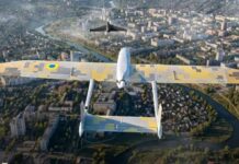Die ukrainischen Streitkräfte sollen im März insgesamt über 33.000 russische Drohnen mit eigenen Abfangdrohnen abgeschossen haben. Zudem arbeitet die Ukraine an Abfangdrohnen mit Jet-Antrieb, um zukünftig auch schnellere Feinddrohnen mit solchen Systemen bekämpfen zu können.