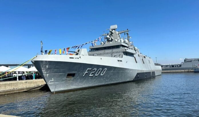 Der deutsche Marineschiffbauer TKMS hat in der vergangenen Woche eine Absichtserklärung mit dem brasilianischen Verteidigungsministerium und dem Flugzeugbauer Embraer im Hinblick auf den Bau eines zweiten Loses von vier Fregatten der Tamandaré-Klasse unterzeichnet.