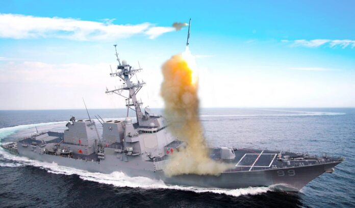 Lenkwaffenzerstörer USS Farragaut beim Verschuss eines PAC-3 MSE