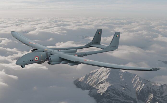 Im Mittelpunkt der Kooperation stehe das MALE-UAS AeroForce X von Aerodata, das eine hohe Nutzlastkapazität mit einer Höchstflugdauer von bis zu 40 Stunden kombiniere und auf die Integration hochentwickelter Missionssystemtechnologie ausgelegt sei.