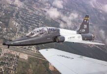 Das Bundeswehr-Beschaffungsamt BAAINBw hat in der vergangenen Woche eine Ankündigung über die Bereitstellung von „ergänzender fliegerischer Grundlagenausbildung Jet“ veröffentlicht.
