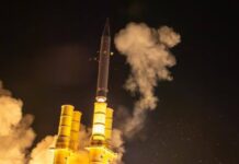 Die israelische Regierung will die Herstellung der von Israel Aerospace Industries (IAI) entwickelten und hergestellten Abfangraketen des Typs Arrow erhöhen. Arrow gilt als eines der fortschrittlichsten Raketenabwehrsysteme der Welt und wird derzeit auch von der Bundeswehr beschafft.