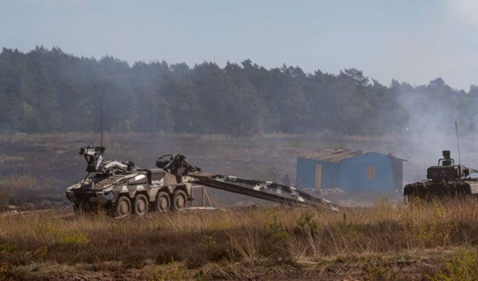 Die Bundeswehr bereitet seit geraumer Zeit eine Beschaffung von mehreren Boxer-Fahrzeugvarianten unter einem Dachvorhaben mit dem Namen „Arminius“ vor.