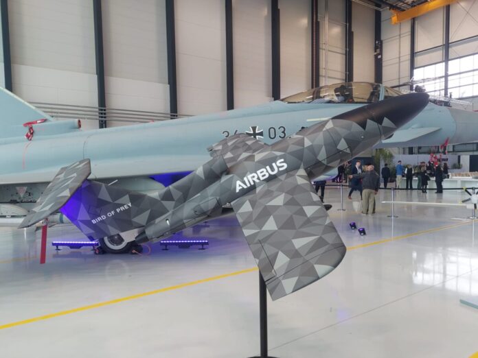 Der Rüstungskonzern Airbus Defence and Space geht davon aus, dass beim aktuellen Stand der Technik auch die nächste Generation von Kampfflugzeugen noch bemannt sein wird.