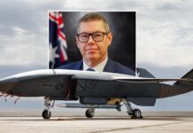 Interview mit Australiens Minister für die Rüstungsindustrie Pat Conroy zum CCA MQ-28A Ghost Bat