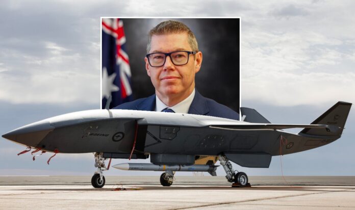 Interview mit Australiens Minister für die Rüstungsindustrie Pat Conroy zum CCA MQ-28A Ghost Bat