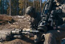 Der schwedische Rüstungskonzern Saab hat im Rahmen einer Kundendemonstration erstmals die neue, panzerbrechende Munitionssorte HEAT 758 für das schultergestützte Mehrzweckwaffensystem Carl Gustaf im Scharfen Schuss präsentiert.