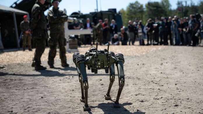 Im Rahmen des Vorhabens MoSeS (Mobiles Sensor-System) beabsichtigt die Bundeswehr die Beschaffung von speziellen Aufklärungsrobotern für die unbemannte Gefechtsaufklärung.