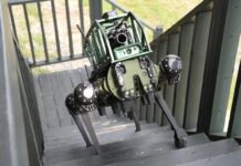 US-Spezialkräfte dürfen in mehreren Trainings- und Evaluationszyklen unter realitätsnahen Einsatzbedingungen bewaffnete Schreitroboter im scharfen Schuss erproben.