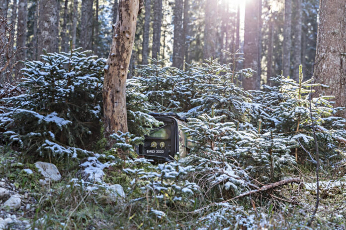 Die SFC Energy AG, ein bayerischer Anbieter von Hybrid-Energieversorgungssystemen in den Bereichen Sicherheit, Verteidigung, Industrie und kritischer Infrastruktur, hat einen Großauftrag im Volumen von rund EUR 42,7 Millionen Euro zur Lieferung moderner Brennstoffzellensysteme in die Ukraine erhalten.