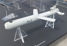 Der Schrobenhausener Flugkörperspezialist MBDA Deutschland entwickelt gegenwärtig einen leichtgewichtigen Effektor, der trotz seines Namens ALE (Air Launched Effect) auch von einem Schiff gestartet werden kann.