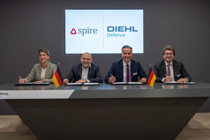 Diehl Defence erweitert sein Produktportfolio um weltraumgestützte Komponenten durch die Unterzeichnung einer Vereinbarung mit Spire Global, einem Anbieter von Satelliten-Daten, -Analysen und -Aufklärung, der eine eigene Mehrzweck-Satellitenkonstellation betreibt.