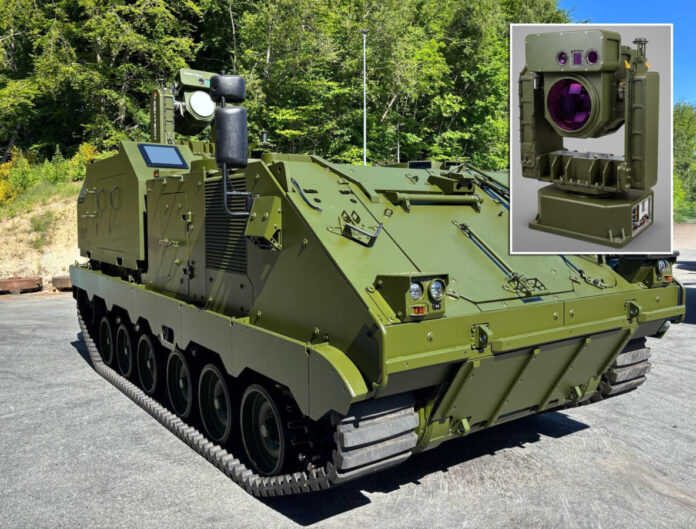 Das israelische Unternehmen Esh-Tech hat angekündigt, im Rahmen der Eurosatory in Paris ein als DroneLight bezeichnetes und auf Basis von Pulslasertechnologie wirkendes Drohnenabwehrsystem zeigen zu wollen, welches auf der ACSV-Plattform des norddeutschen Panzerbauers FFG Flensburger Fahrzeugbau Gesellschaft mbH (FFG) integriert ist.