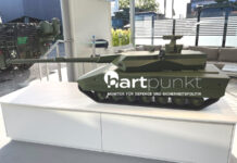 Die PSM Projekt System & Management GmbH, ein 50:50-Joint-Venture von KNDS Deutschland und Rheinmetall, zeigt mit dem „MBT Vision 2032“ auf der Eurosatory 2026 in Paris ein Konzept für einen Nachfolger des Kampfpanzers Leopard 2. Die Zahl 2032 deutet auf eine potenzielle erste Einsatzbereitschaft (Initial Operating Capability, IOC) des Systems im Jahr 2032 hin.