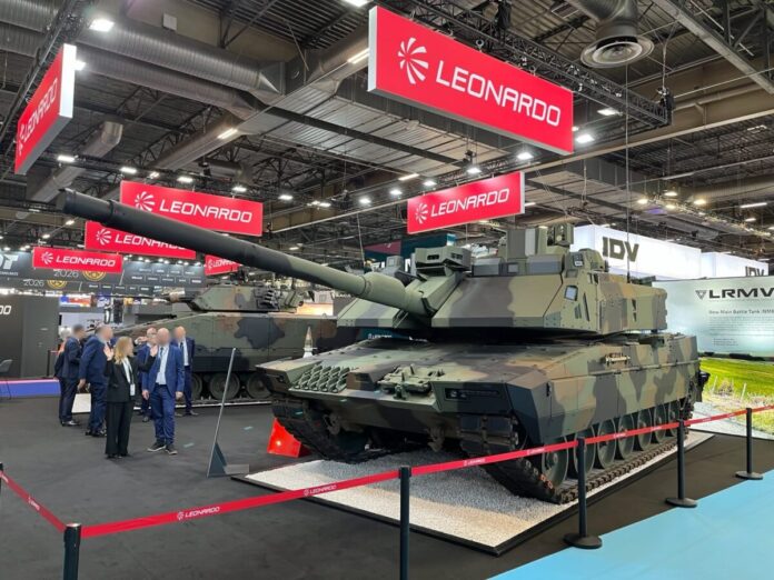 Der gegenwärtig beim Joint Venture Leonardo Rheinmetall Military Vehicles (LRMV) auf der Basis des KF51 Panther in Entwicklung befindliche New Main Battle Tank (NMBT) der italienischen Streitkräfte ist von Beginn an so konzipiert, dass er später eine Hauptwaffe im Kaliber 130mm, das Rheinmetall 130mm Future Gun System, aufnehmen kann.